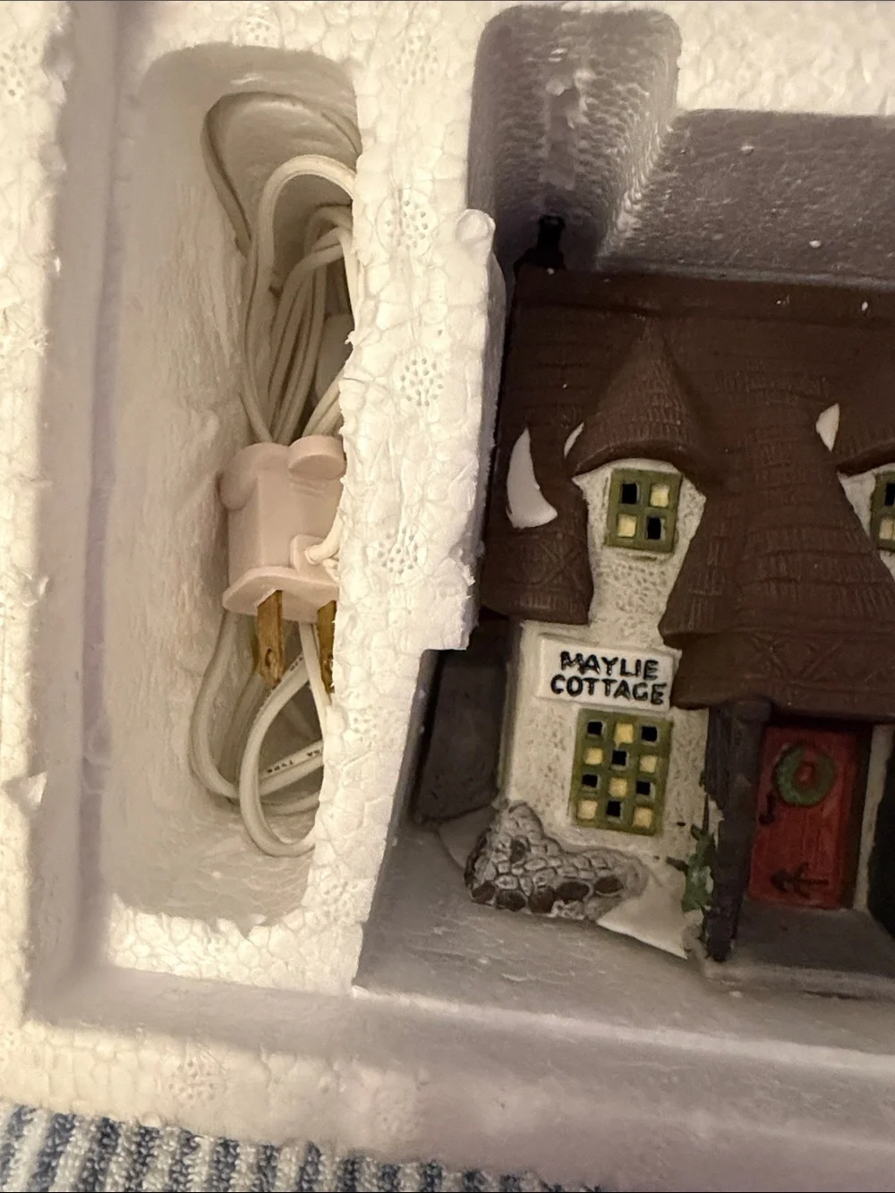Department 56 Dickens Village Series Maylie Cottage